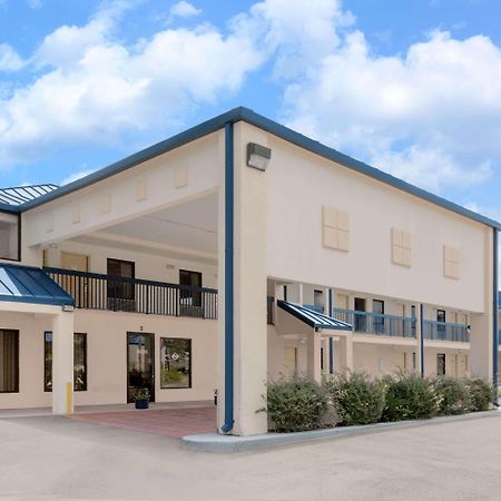 Super 8 By Wyndham Hattiesburg South Εξωτερικό φωτογραφία