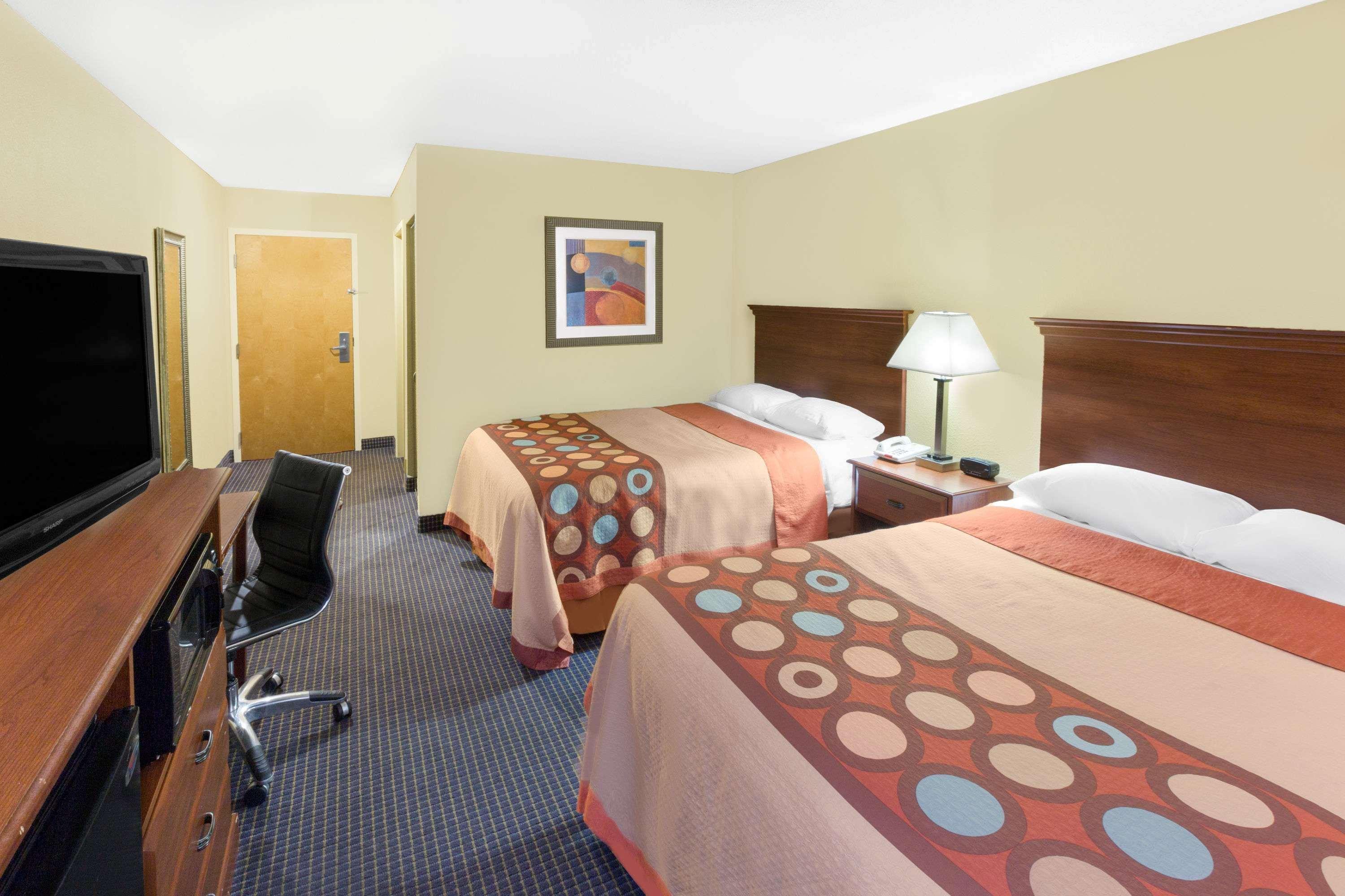 Super 8 By Wyndham Hattiesburg South Εξωτερικό φωτογραφία